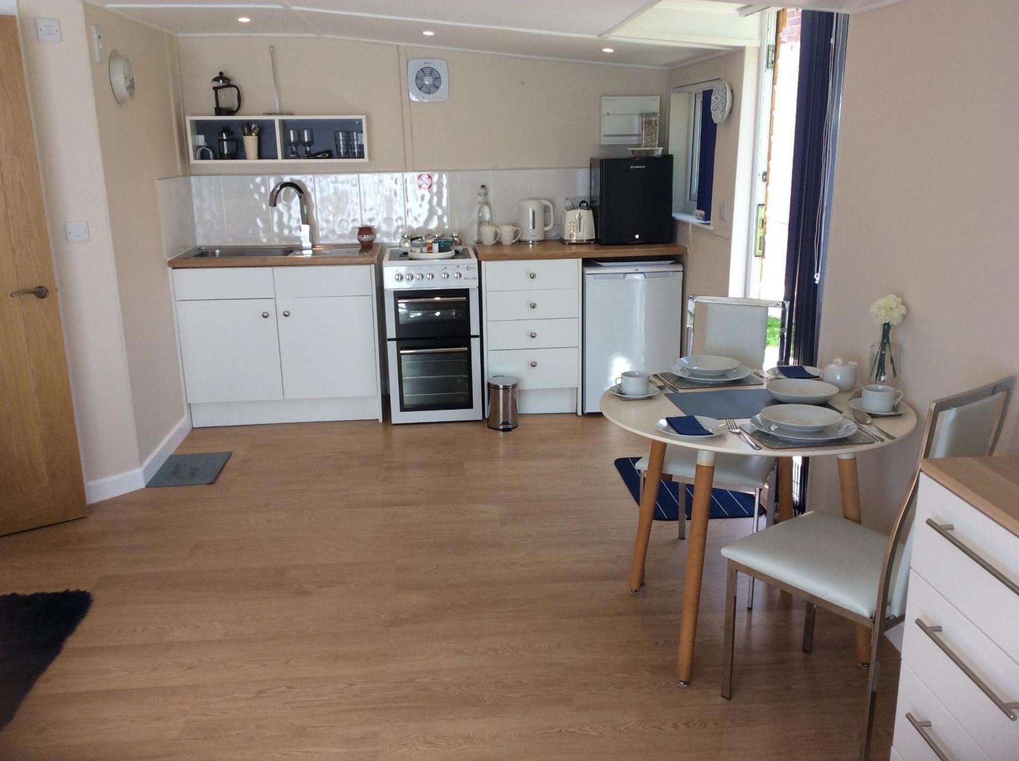 Old Ningwood Station Bed & Breakfast, Ningwood, Isle Of Wight Po41 0Tg Brook  Exteriör bild
