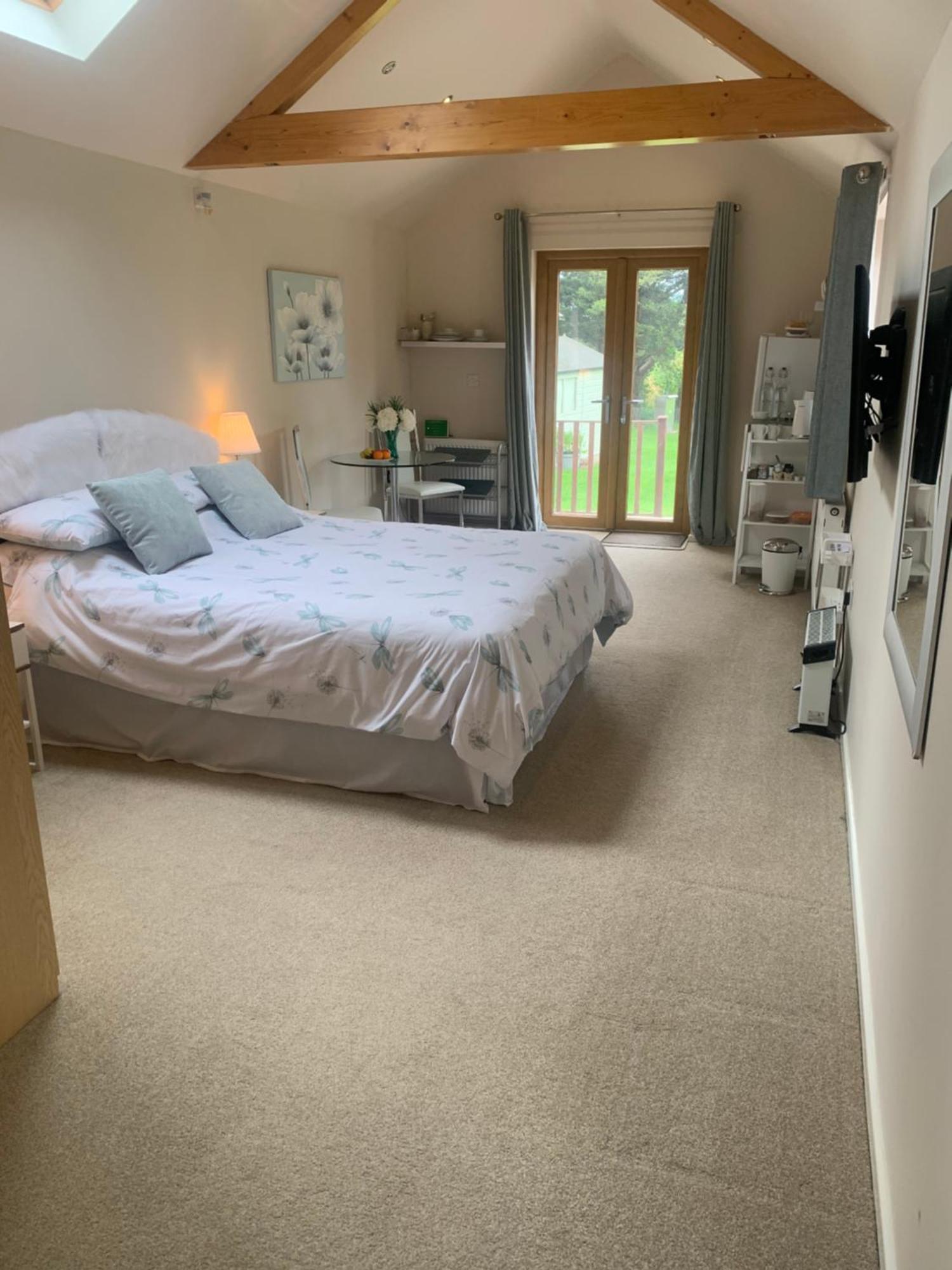 Old Ningwood Station Bed & Breakfast, Ningwood, Isle Of Wight Po41 0Tg Brook  Exteriör bild
