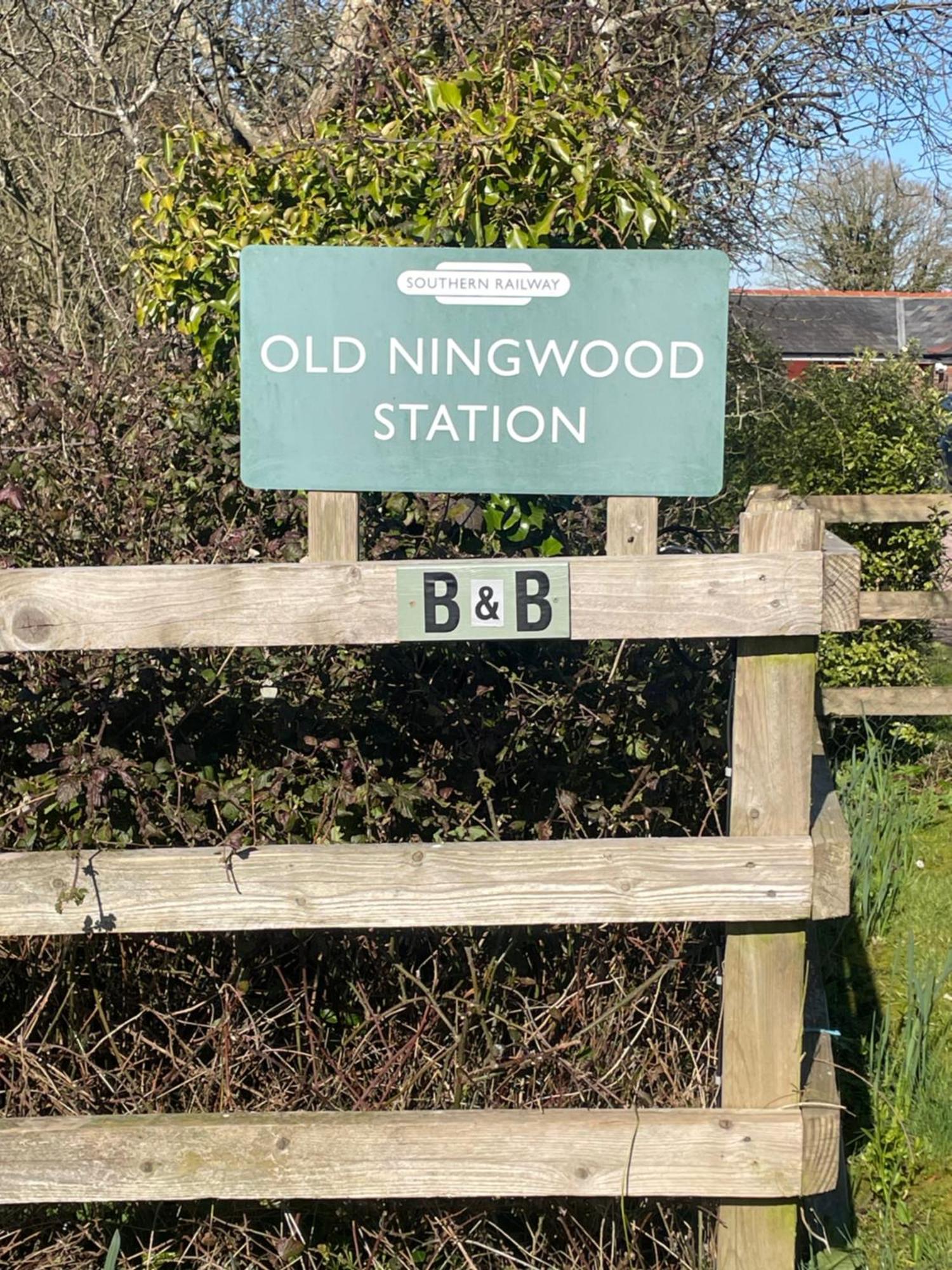 Old Ningwood Station Bed & Breakfast, Ningwood, Isle Of Wight Po41 0Tg Brook  Exteriör bild